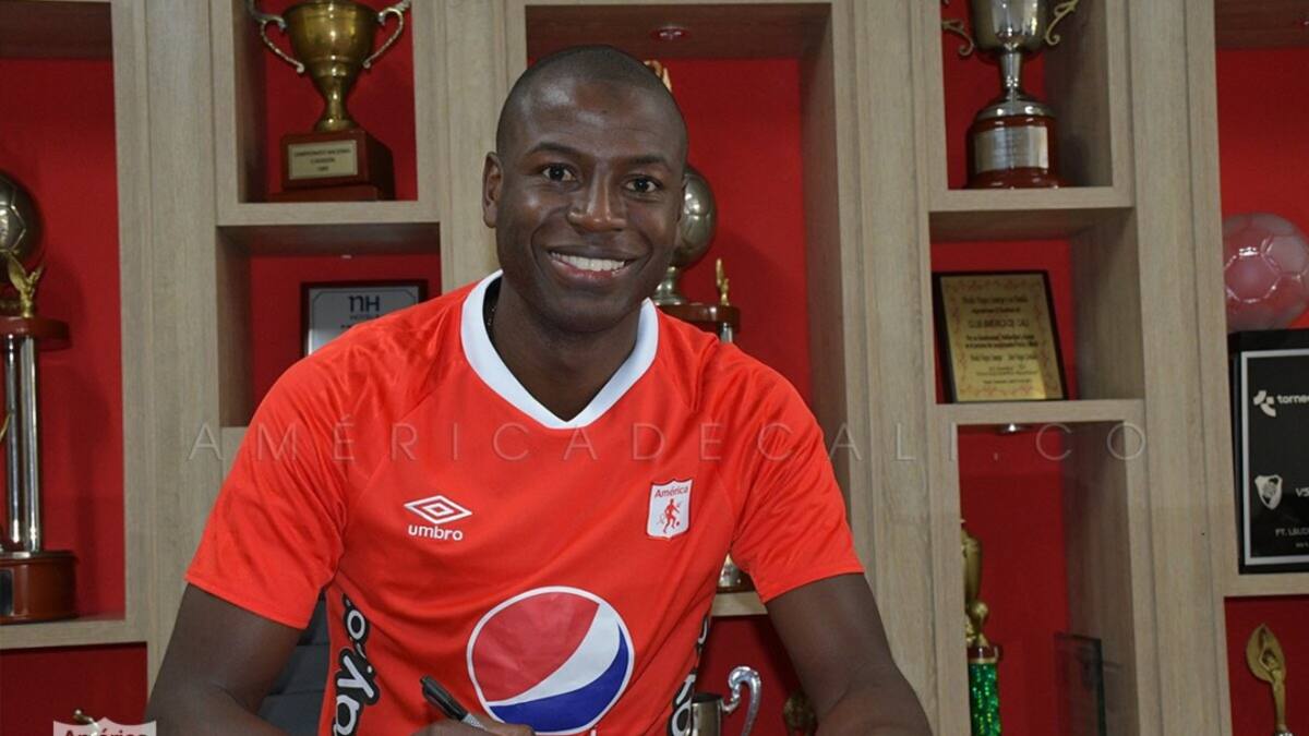 "Vivo agradecido por el cariño de los hinchas de América": Adrián Ramos