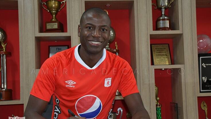 "Vivo agradecido por el cariño de los hinchas de América": Adrián Ramos