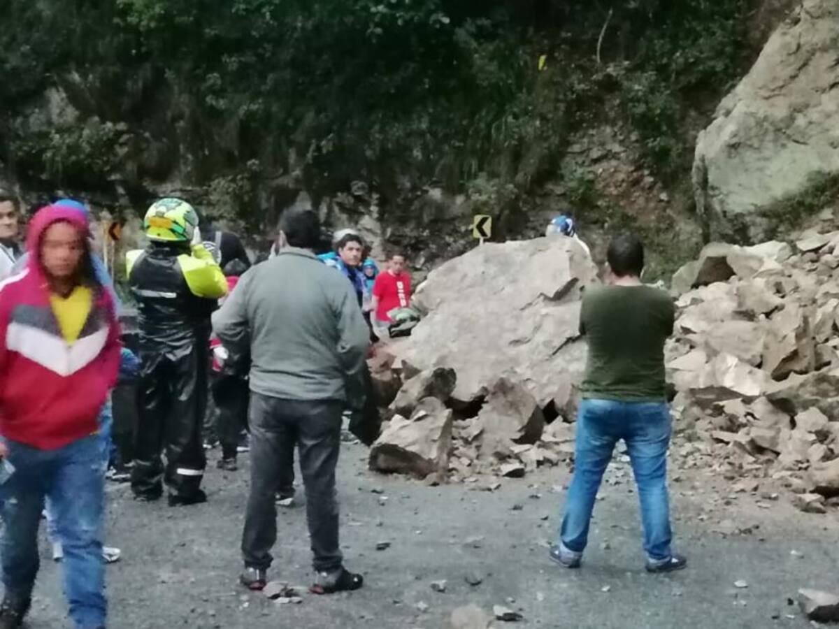 VIDEO: Lluvias volvieron a generar derrumbes en carreteras