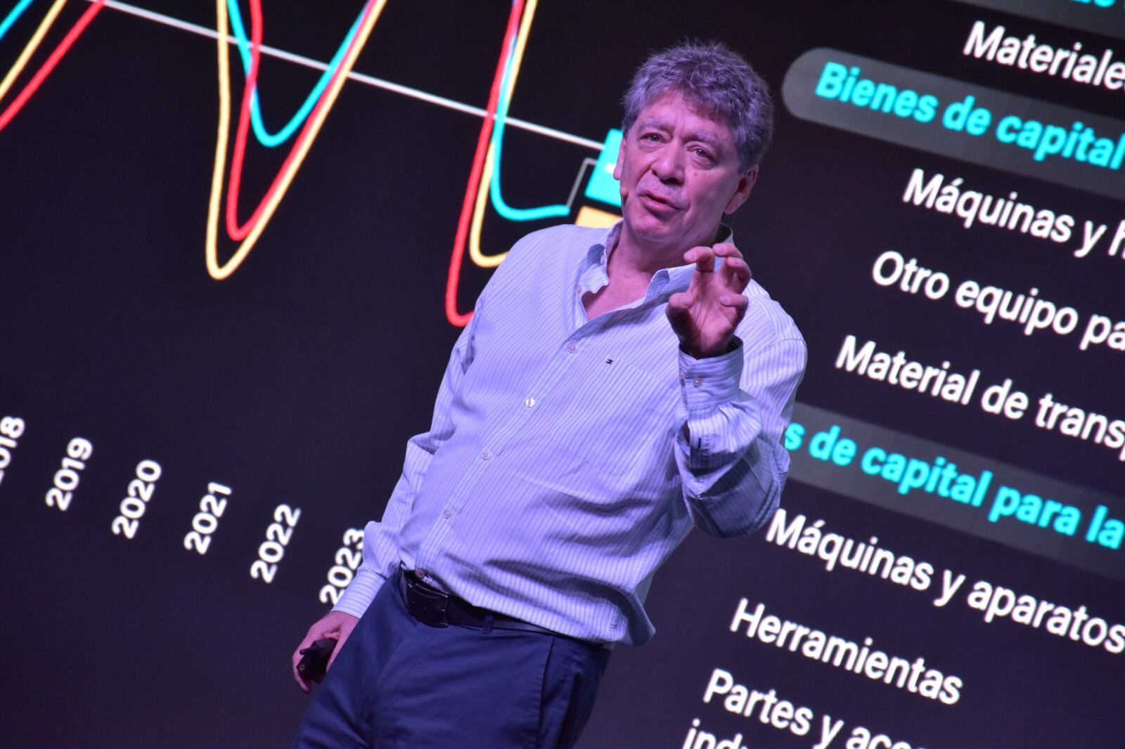 Presidente de la ANDi, Bruce Mac Master, habla sobre la solicitud de retiro de Sura. Foto: Cortesía ANDI