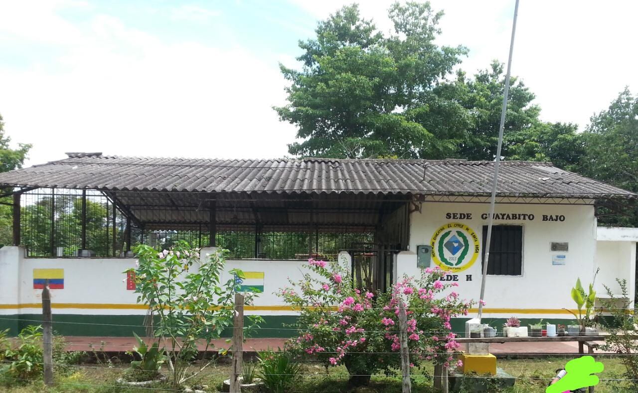 Hombres armados que se hicieron pasar como policía asaltaron una vereda de Santander.