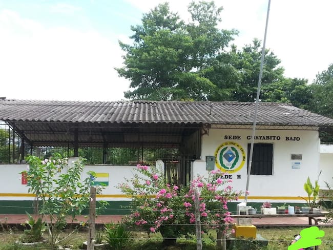 Hombres armados que se hicieron pasar como policía asaltaron una vereda de Santander.