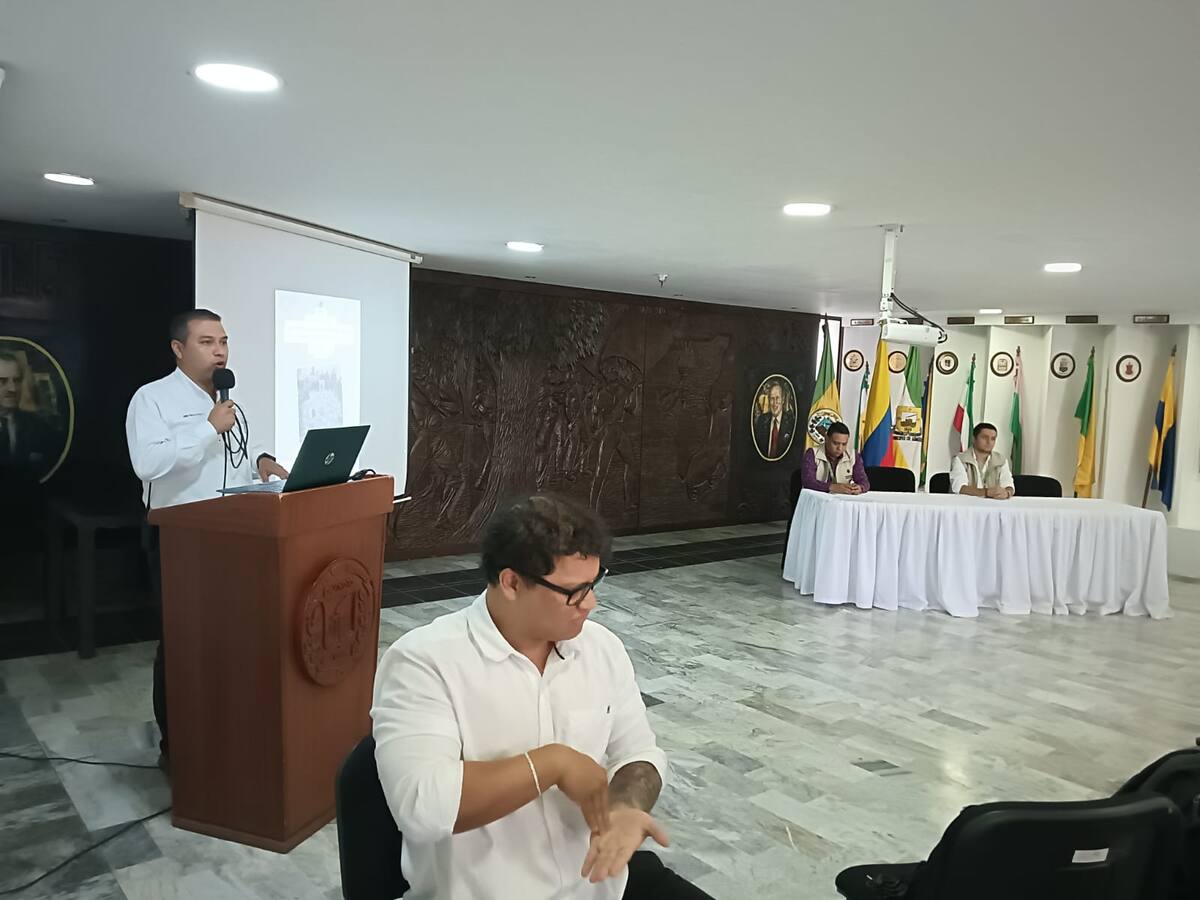 Quindío pionero en contar con intérprete psicólogo en lengua de señas para menores infractores