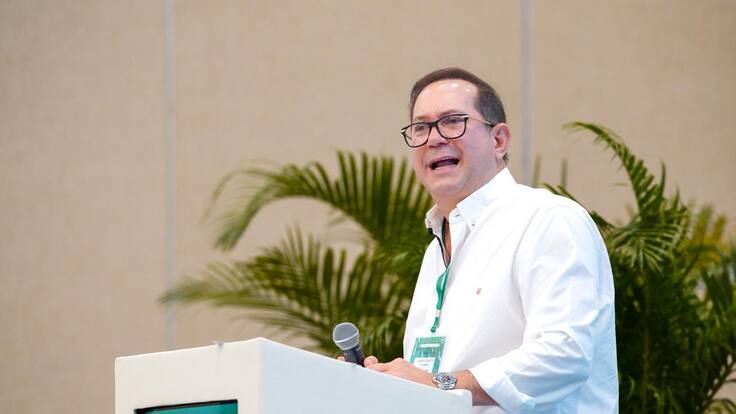 Habrá moción de censura si los ministros no asisten a la citación: presidente del Senado