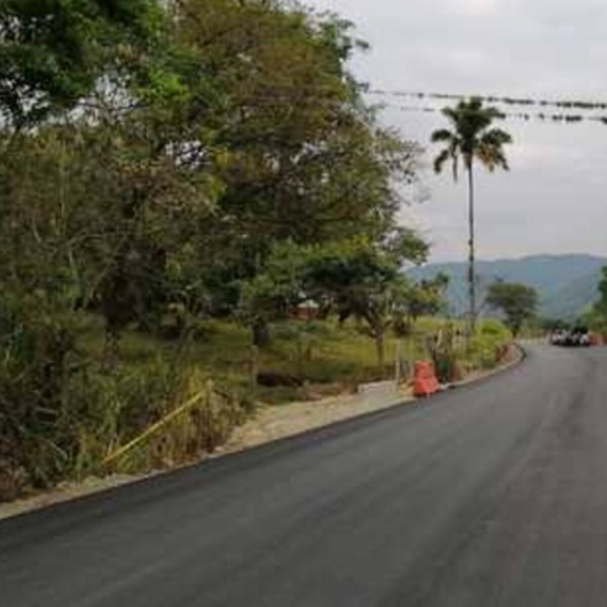 Extorsiones por grupos armados paralizan obra vial La Plata-Gallego en el Huila