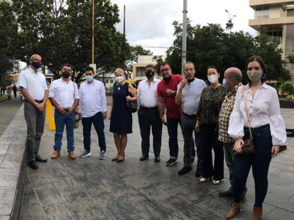 Comité de revocatoria en Armenia cuenta con formularios para recoger firmas
