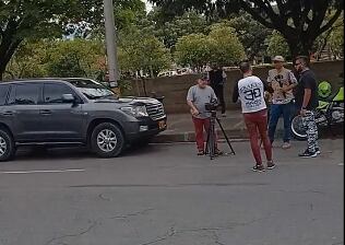 Daniel Mendoza grabando en inmediaciones de la Alpujarra / Foto: captura de pantalla