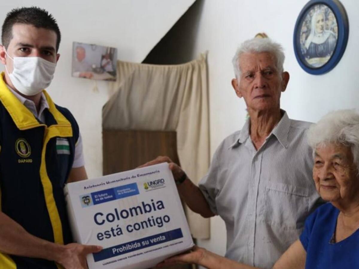 Entregan ayudas alimentarias a 858 adultos mayores de Medellín