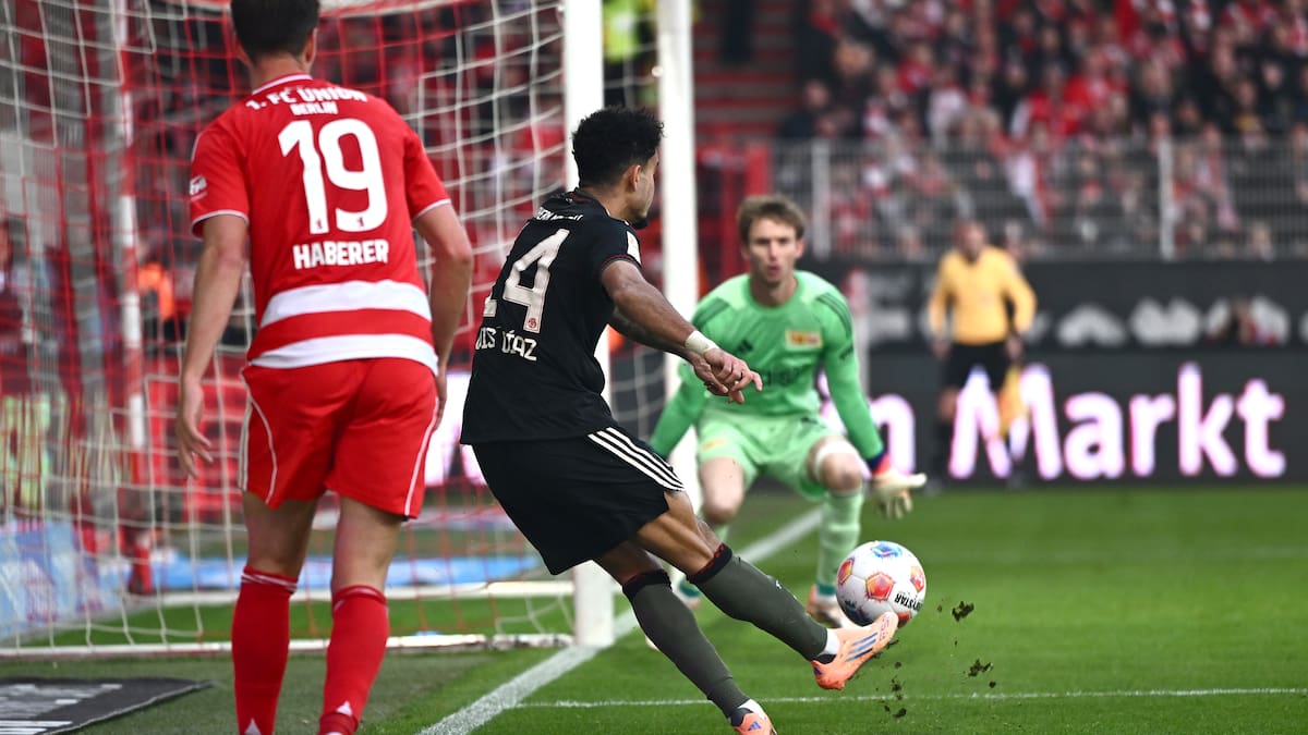 Espectacular gol de Luis Díaz fue elegido como el mejor de la temporada 2025/26: revívalo acá