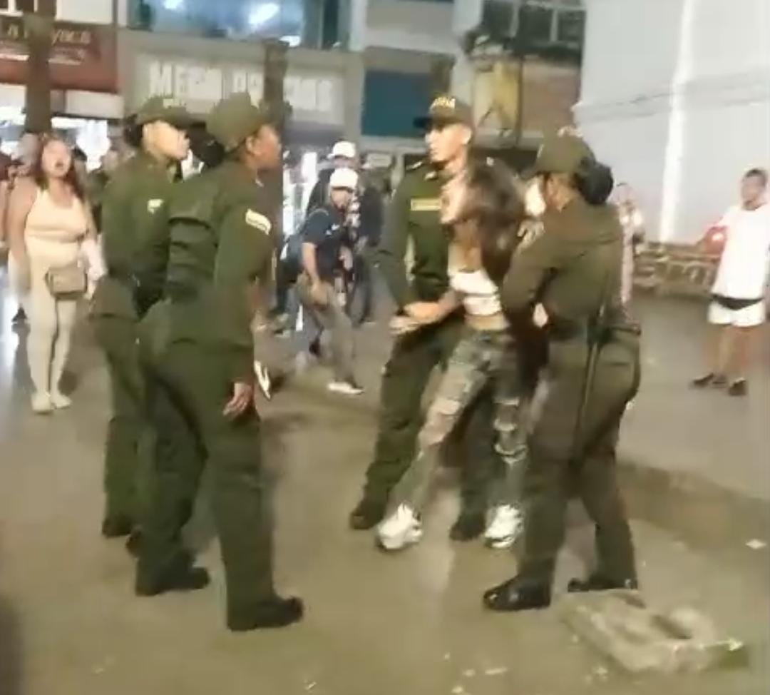 Hay proceso disciplinario por abuso de autoridad de la Policía. Foto: Captura de video Denuncias Antioquia