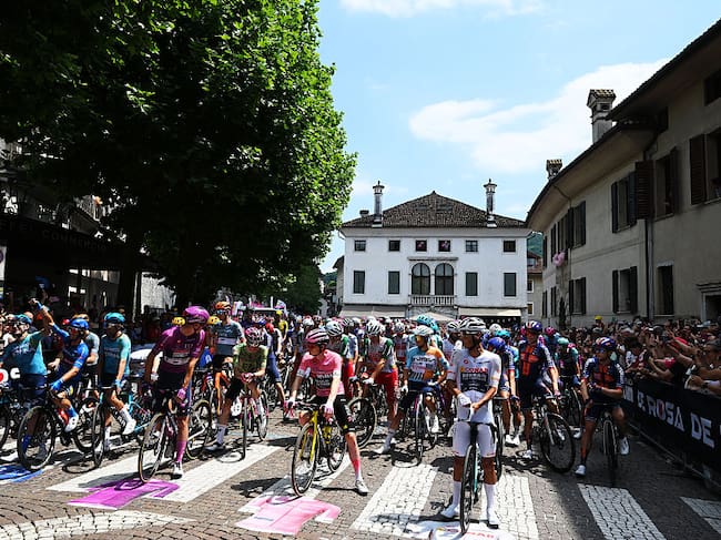 FELTRE, ITALY - MAY 29: A general view of Giulio Ciccone of Italy and Team Lidl - Trek - Blue Mountain Jersey, Paul Magnier of France and Team Soudal Quick-Step - Purple Points Jersey, Jonas Vingegaard of Denmark and Team Visma | Lease a Bike - Pink Leader Jersey and Afonso Eulalio of Portugal and Team Bahrain - Victorious - White Best Young Rider Jersey prior to the 109th Giro d'Italia 2026, Stage 19 a 151km stage from Feltre to Alleghe - Piani di Pezze 1467m / #UCIWT / on May 29, 2026 in Feltre, Italy. (Photo by Dario Belingheri/Getty Images)