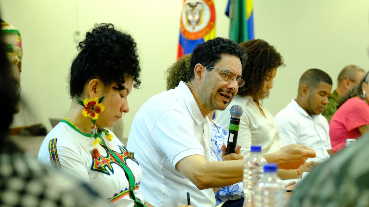 “Buscamos que el proceso con el ELN esté más en territorio, menos en el exterior”: Cepeda