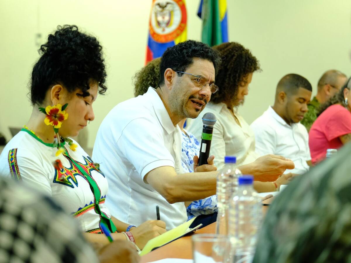 “Buscamos que el proceso con el ELN esté más en territorio, menos en el exterior”: Cepeda