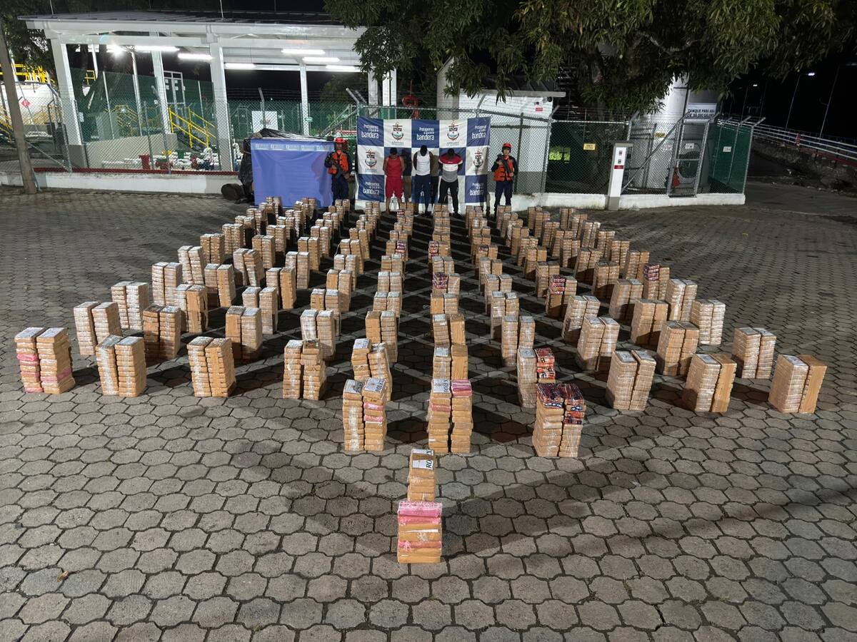 La Armada incautó más de 2 toneladas de cocaína en el Pacífico