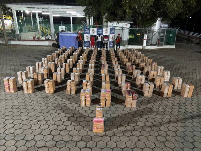 Incautación de más de 2 toneladas de cocaína en el pacifico colombiano.