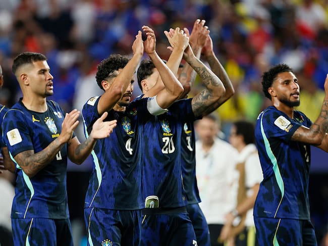 PHILADELPHIA, PENNSYLVANIA - JUNE 19: Bruno Guimaraes, Marquinhos, Lucas Paqueta and Ederson of Brazil applaud the fans after winning the FIFA World Cup 2026 Group C match between Brazil and Haiti at Philadelphia Stadium on June 19, 2026 in Philadelphia, United States. (Photo by Richard Sellers/Sportsphoto/Allstar via Getty Images)