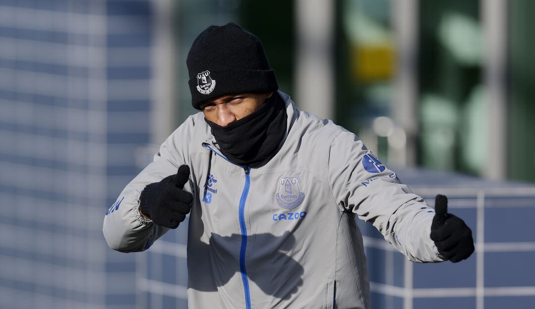 Yerry Mina se recupera de una lesión en el soleo.