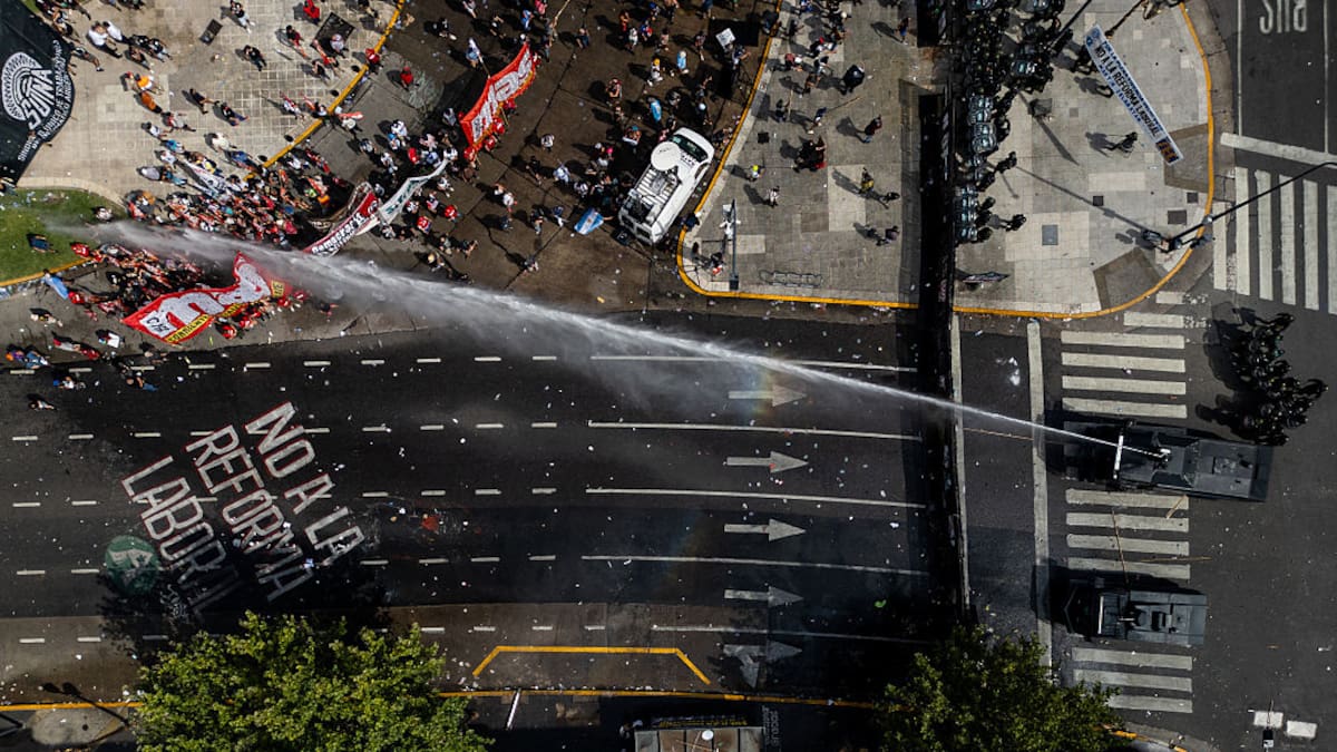 Argentina, paralizada por una huelga general contra la reforma laboral