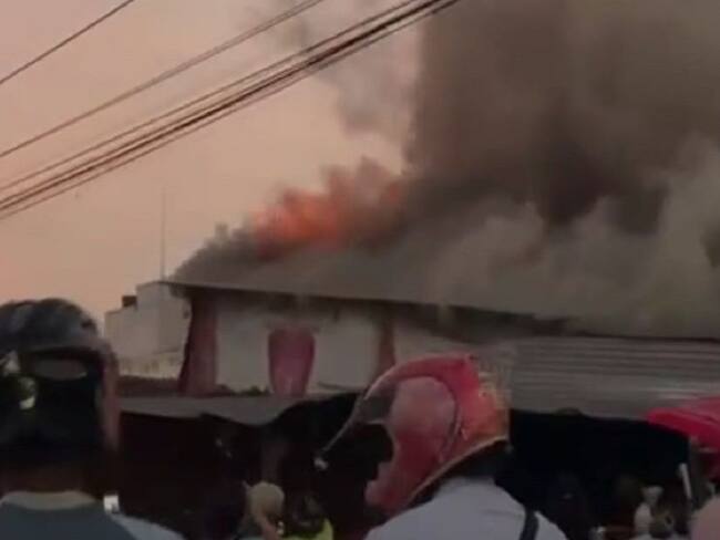 Hasta el momento se desconocen las causas de la conflagración. Se espera el reporte por parte del Cuerpo de Bomberos