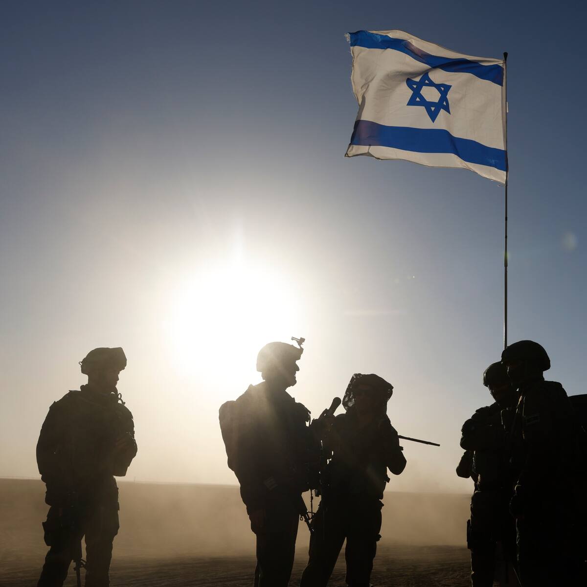 Israel lanzó una ola de bombardeos contra presuntos objetivos de Hezbolá en sur del Líbano