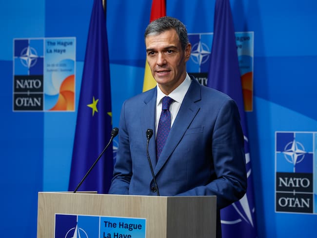 Análisis: ¿Polémica de España sobre gasto en OTAN es cortina de humo por el escándalo de corrupción?