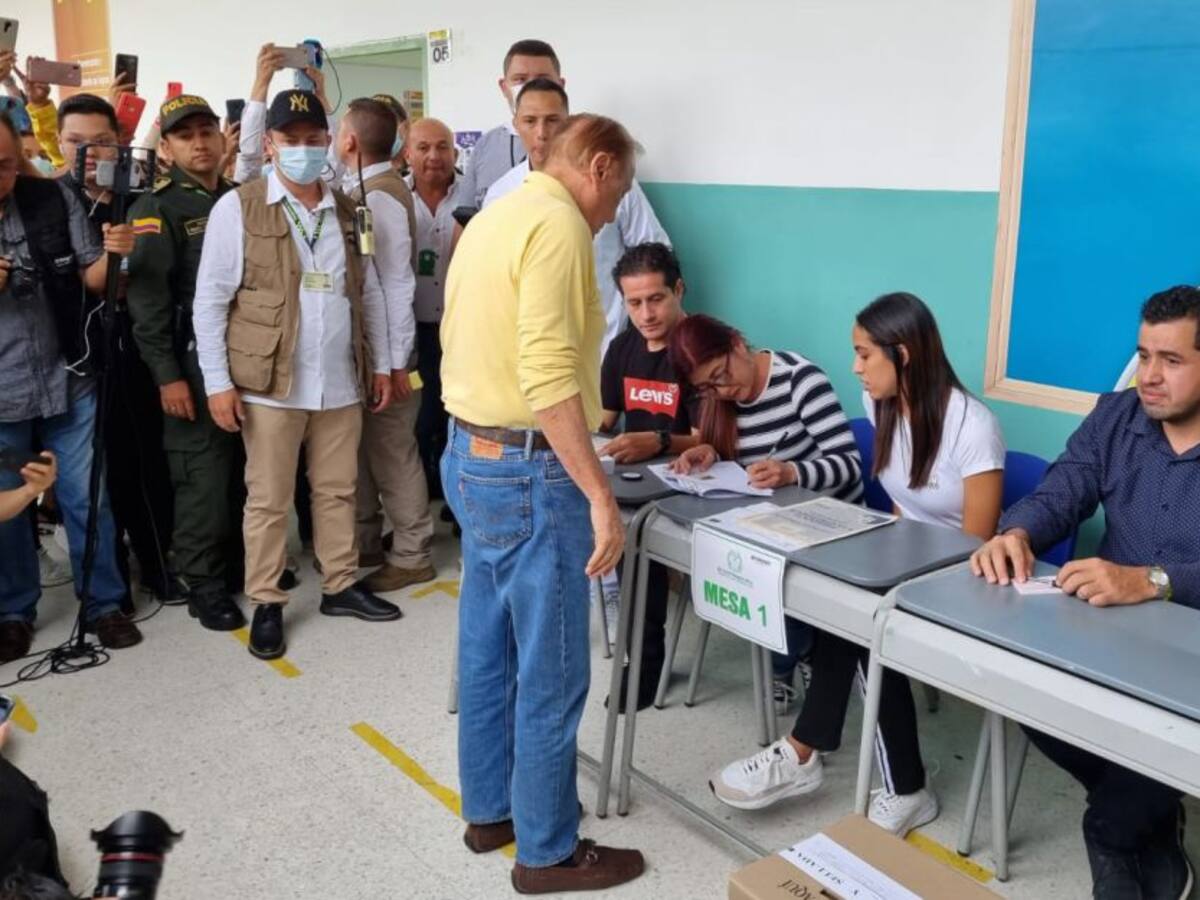 VIDEO: Rodolfo Hernández esperó resultados al borde de la piscina
