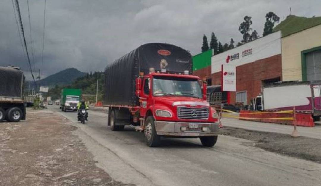 Nuevamente afectados están los transportadores por el cierre de La Línea. Crédito: Caracol Radio.