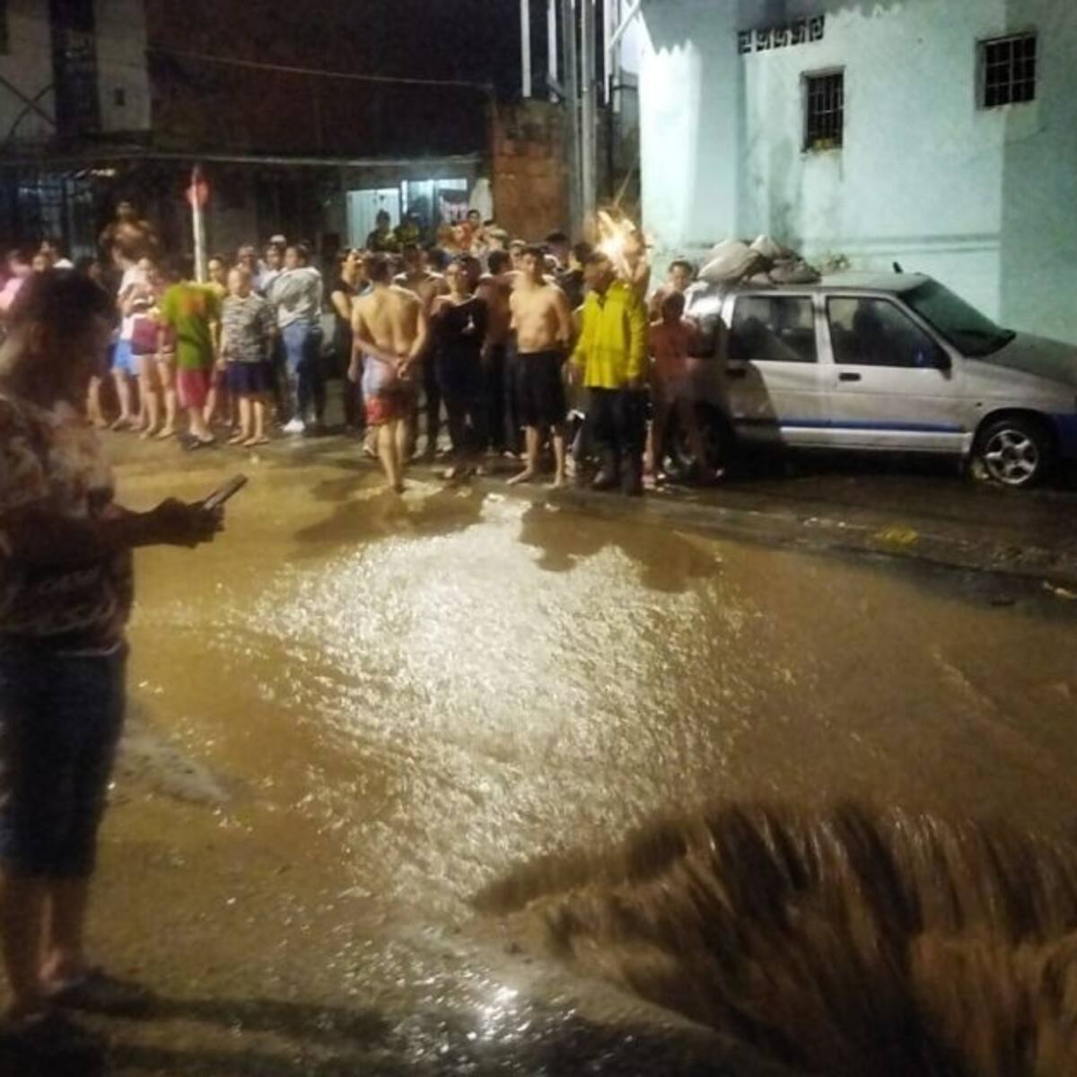 Aguacero de 1 hora y 15 minutos dejó varias emergencias