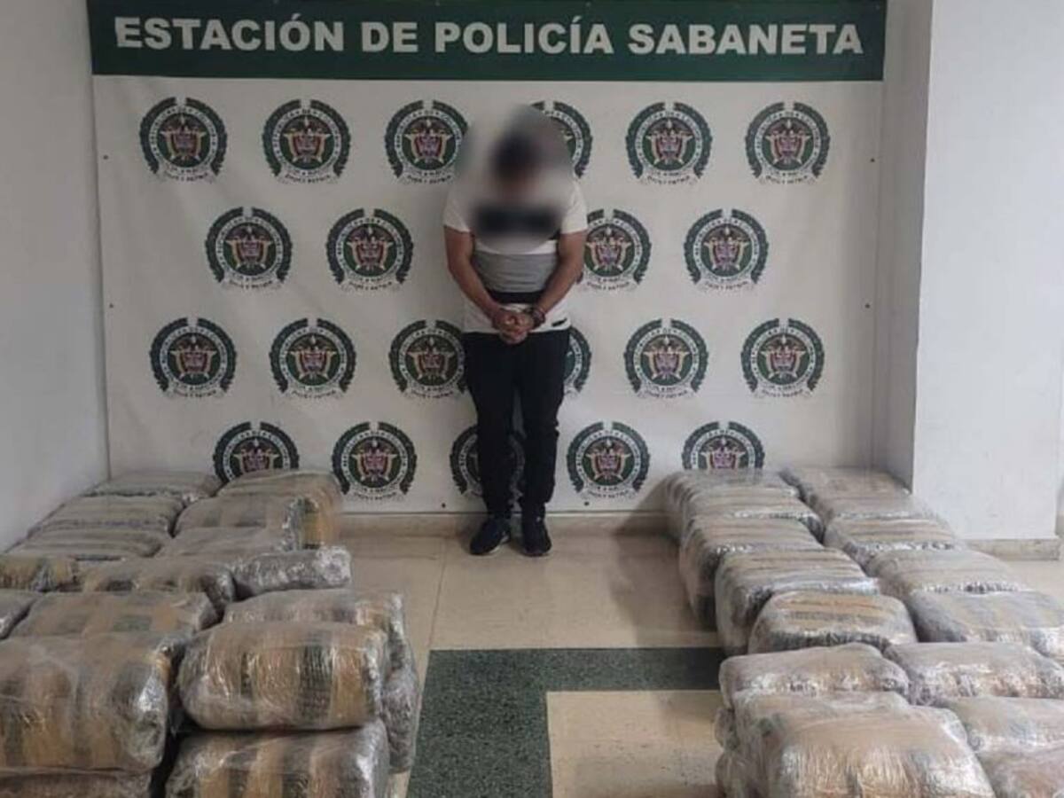 Incautan 400 kg de marihuana en vehículo de alta gama en Sabaneta