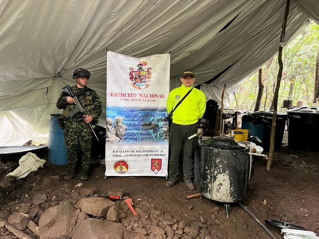 Ejército destruyó laboratorio de coca en zona rural de Durania