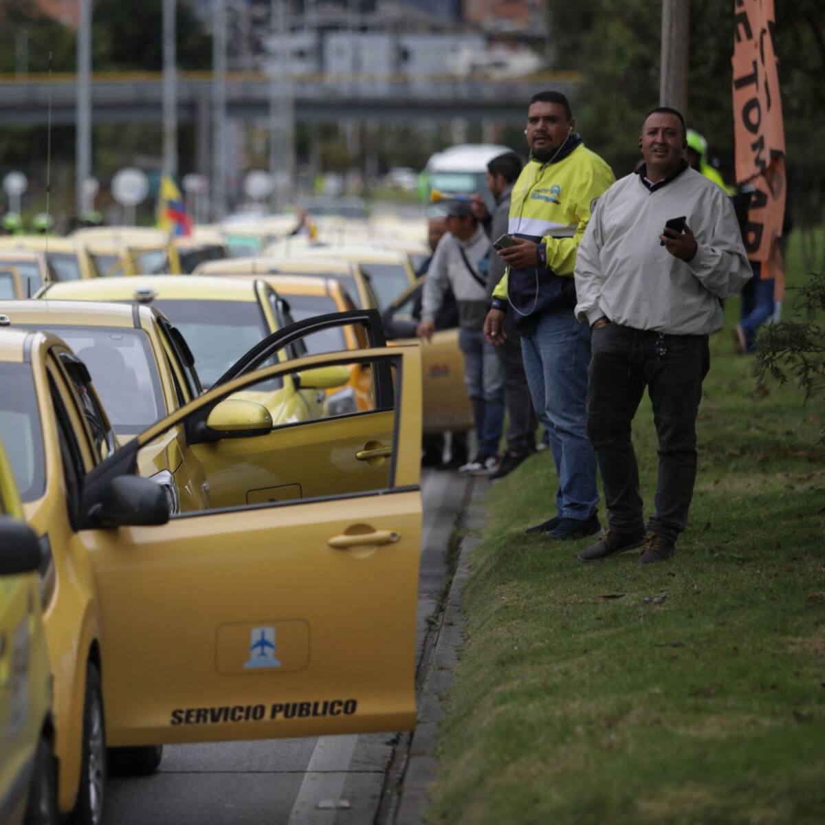 EN VIVO paro de taxistas en Bogotá y Soacha HOY 25 de octubre: Movilidad y TransMilenio