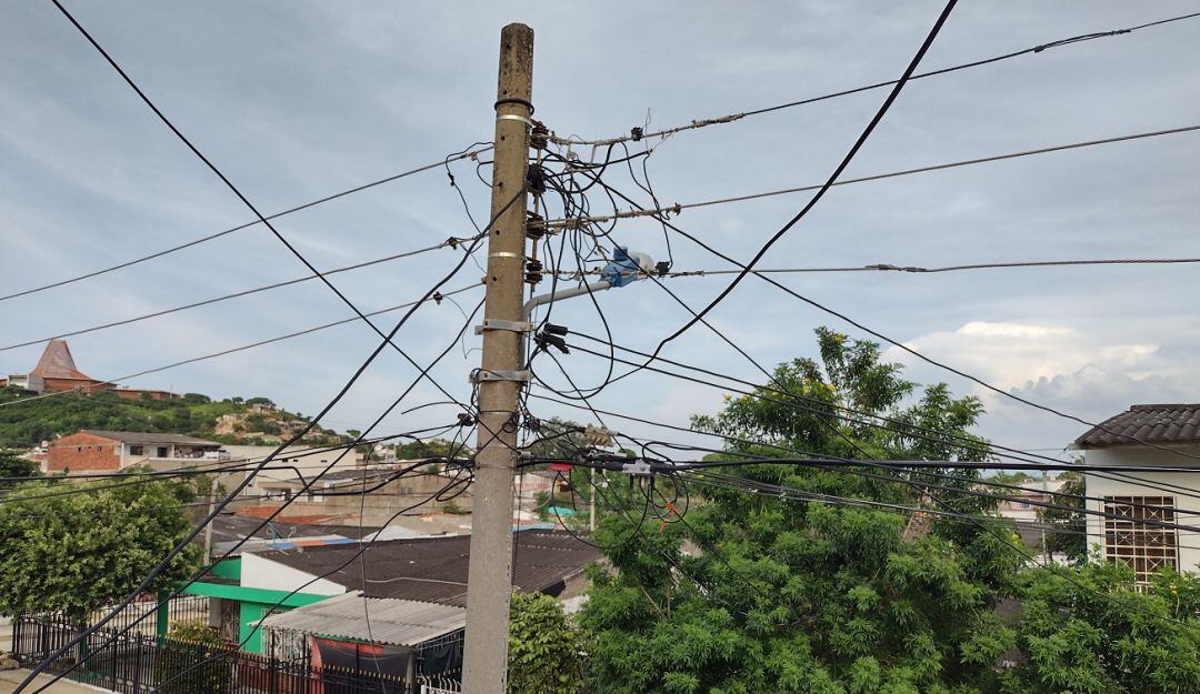 La empresa avanza en la renovación de la infraestructura eléctrica en varios municipios de Bolívar, con la finalidad de mejorar el servicio