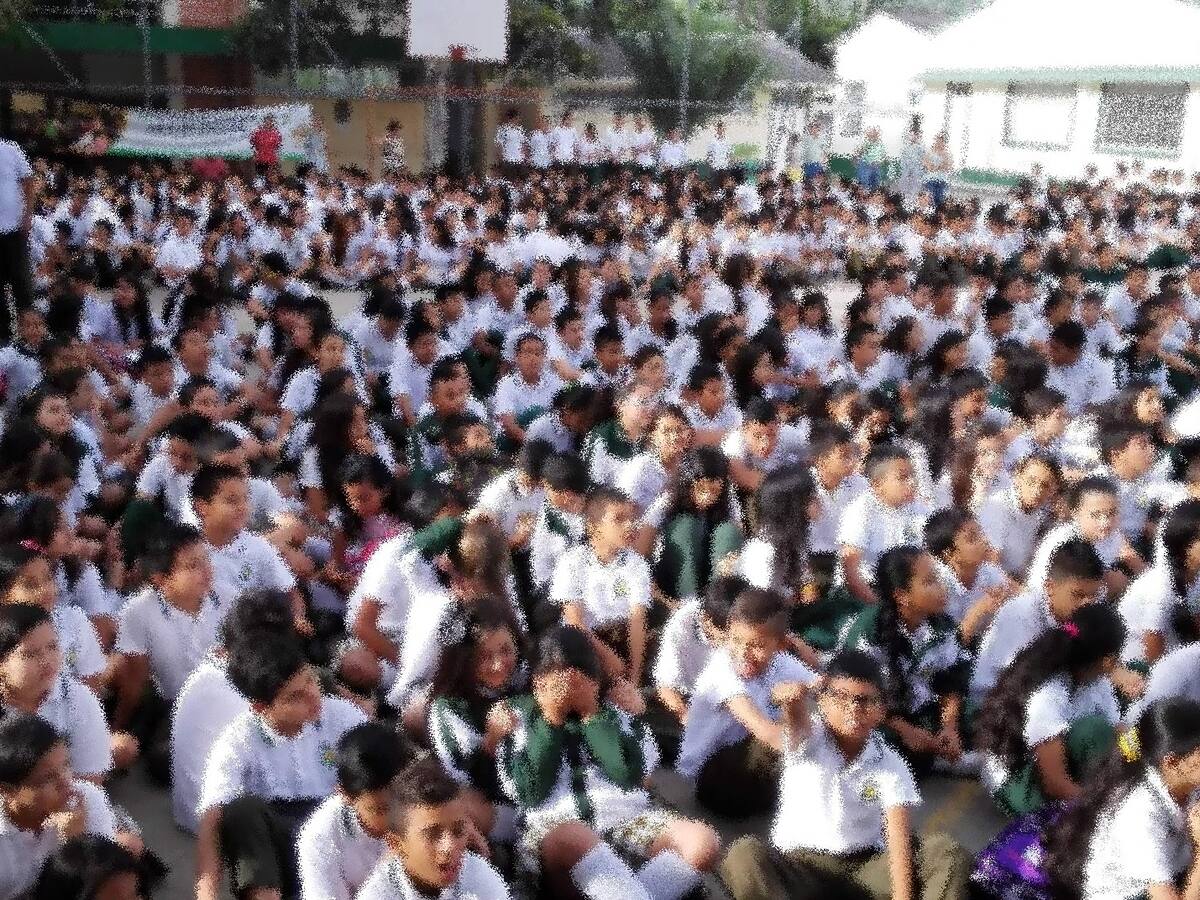 Investigan docente de Ibagué por exigir a estudiante usar falda y cabello largo