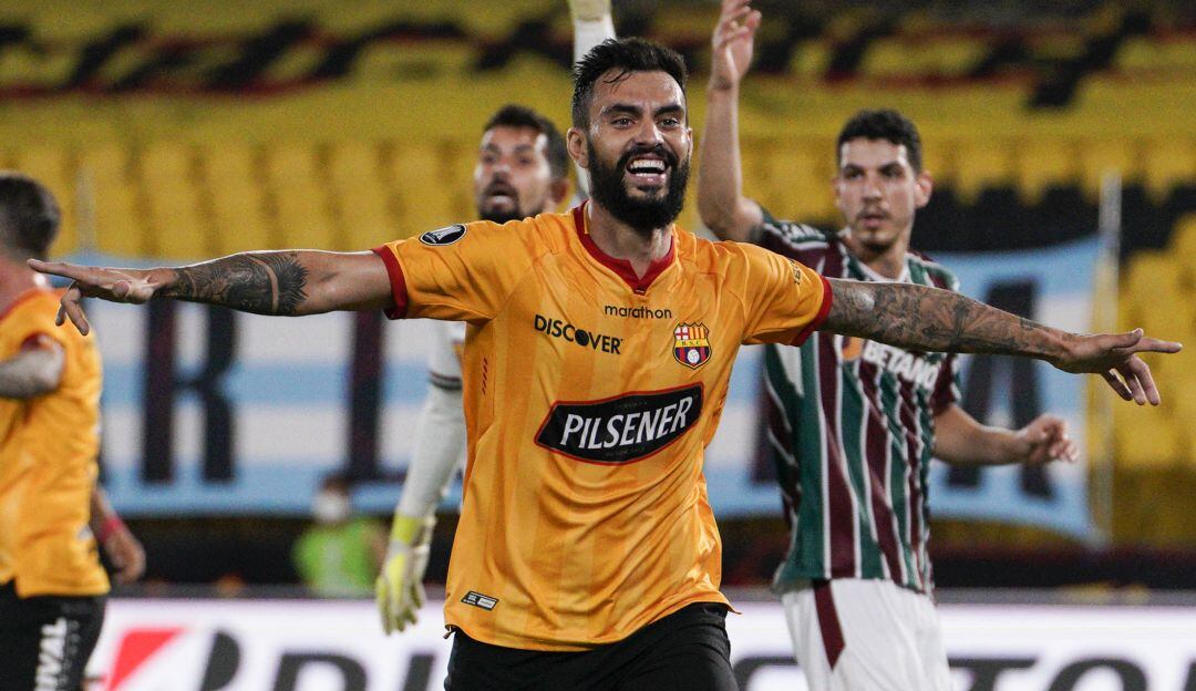 Gonzalo Mastriani festeja el gol de Barcelona.