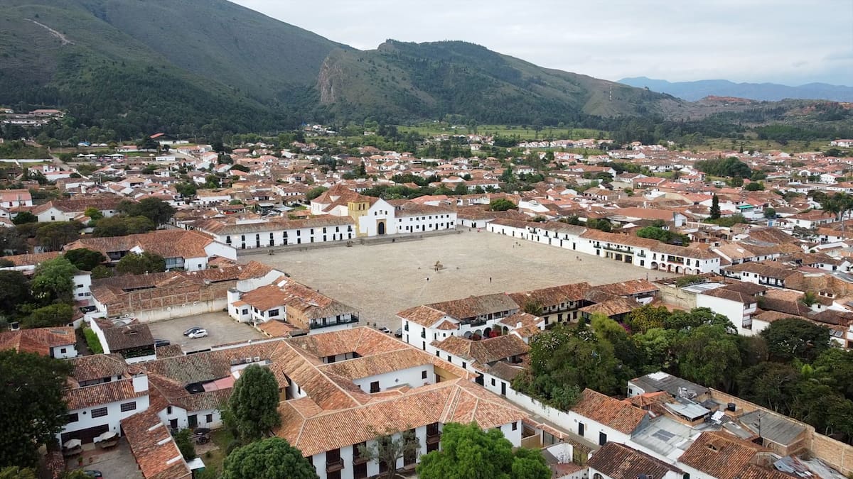 Debate en Villa de Leyva por construcción de parqueaderos en cabecera de Centro Histórico