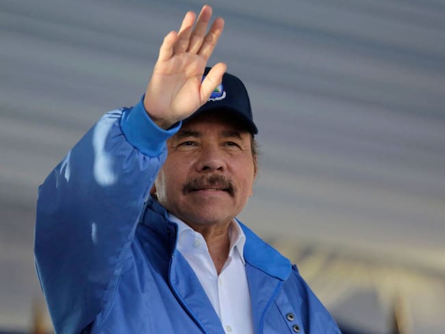 Nicaraguan President Daniel Ortega, waves to supporters during a rally marking the 40th Anniversary of the National Palace&#039;s takeover by the Sandinista guerrillas prior to the triumph of the revolution, in Managua on August 22, 2018. (Photo by INTI OCON / AFP) (Photo by INTI OCON/AFP via Getty Images)