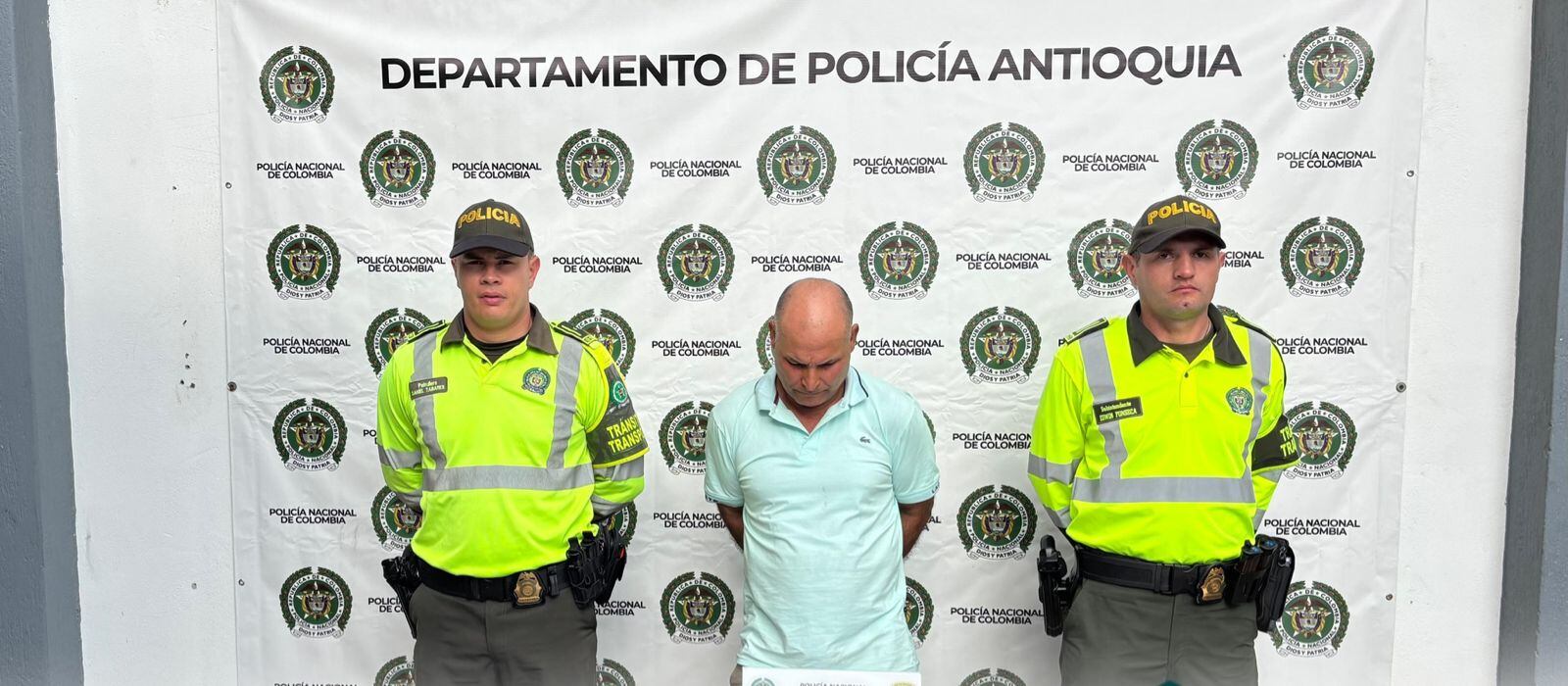 Conductor en aparente estado de embriaguez capturado por causar accidente que dejó una mujer muerta. Foto: Policía Antioquia