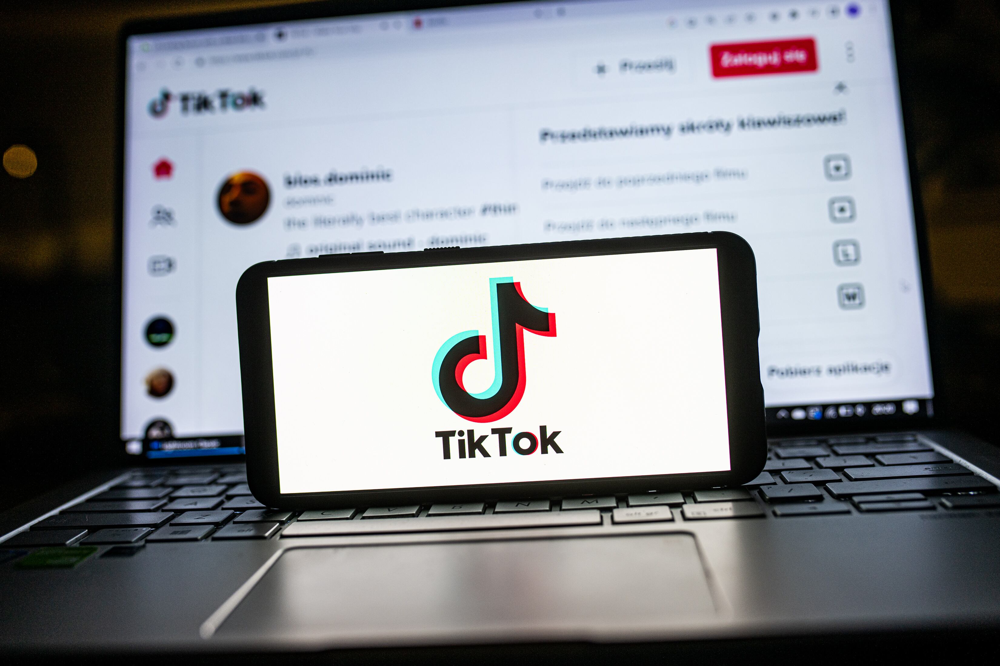 Docenas de Universidades y escuelas públicas de EE.UU. prohíben uso de TikTok