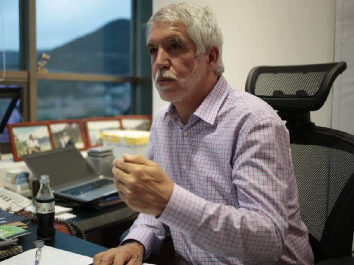 Cable aéreo no basta para el sur de Bogotá, hay que hacer vías: Peñalosa