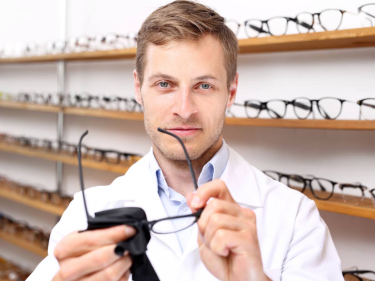 Así puede limpiar las gafas sin rayar los lentes con solo 2 ingredientes: no es con jabón