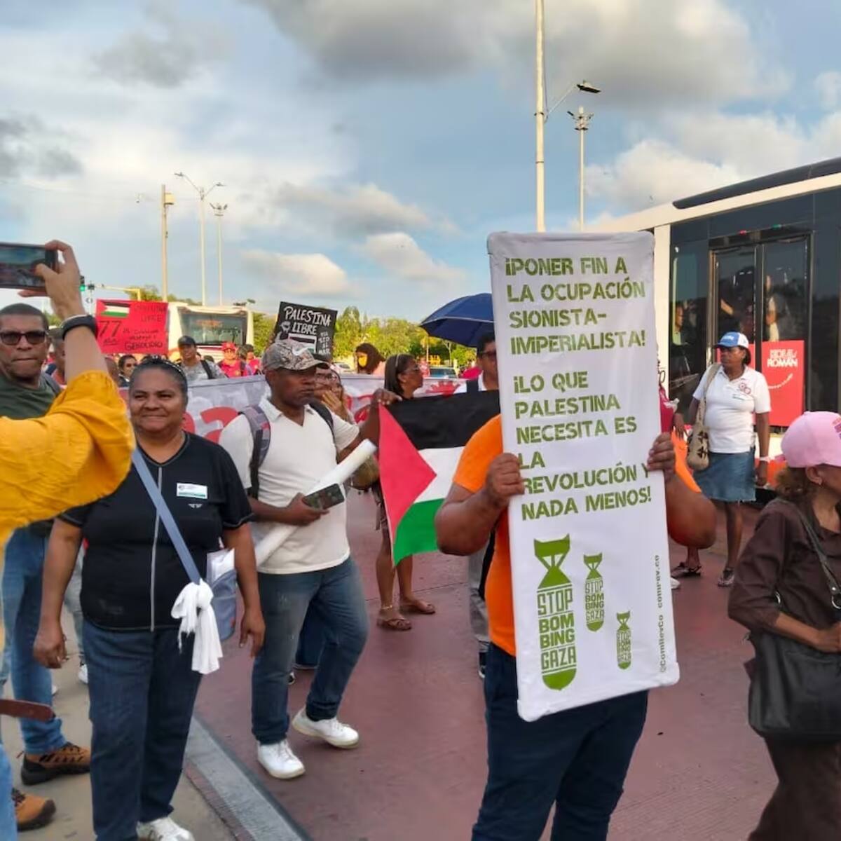 Cartagena se sumó a manifestaciones en favor de Palestina: hubo retrasos en operación de Transcaribe