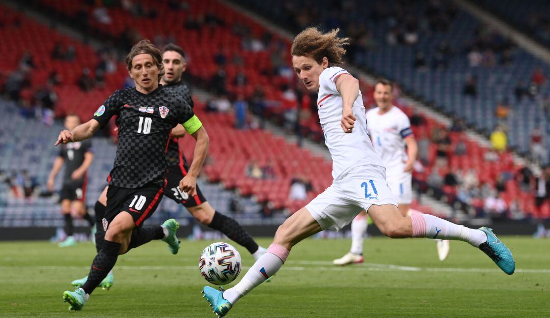 Croacia y República Checa empatan y mantienen opciones de octavos de final