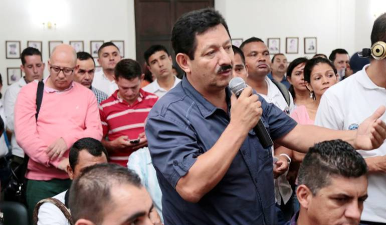 Hugo Cárdenas Vega de Asinort en el micrófono