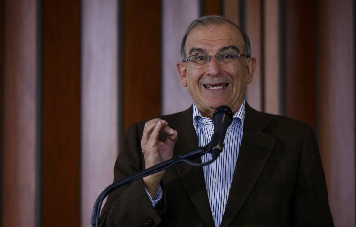 Humberto de la Calle: jefe de la Delegación del Gobierno Nacional en la Mesa de Conversaciones en La Habana.