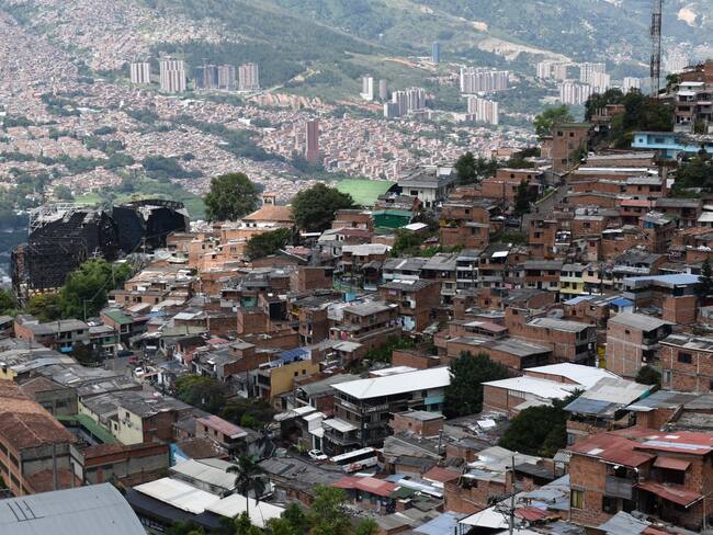 Servicio de acueducto viviendas de difícil acceso. Cortesía: Alcaldía de Medellín.