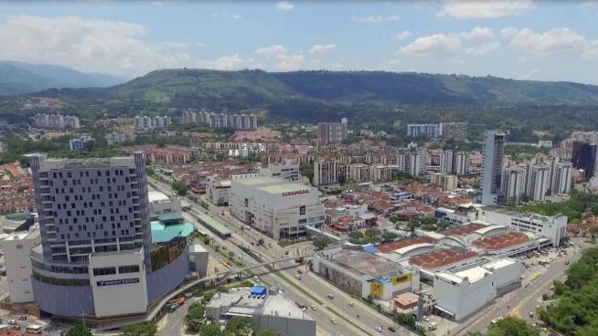 Taxistas obligados a pagar impuesto de industria y comercio, en Floridablanca