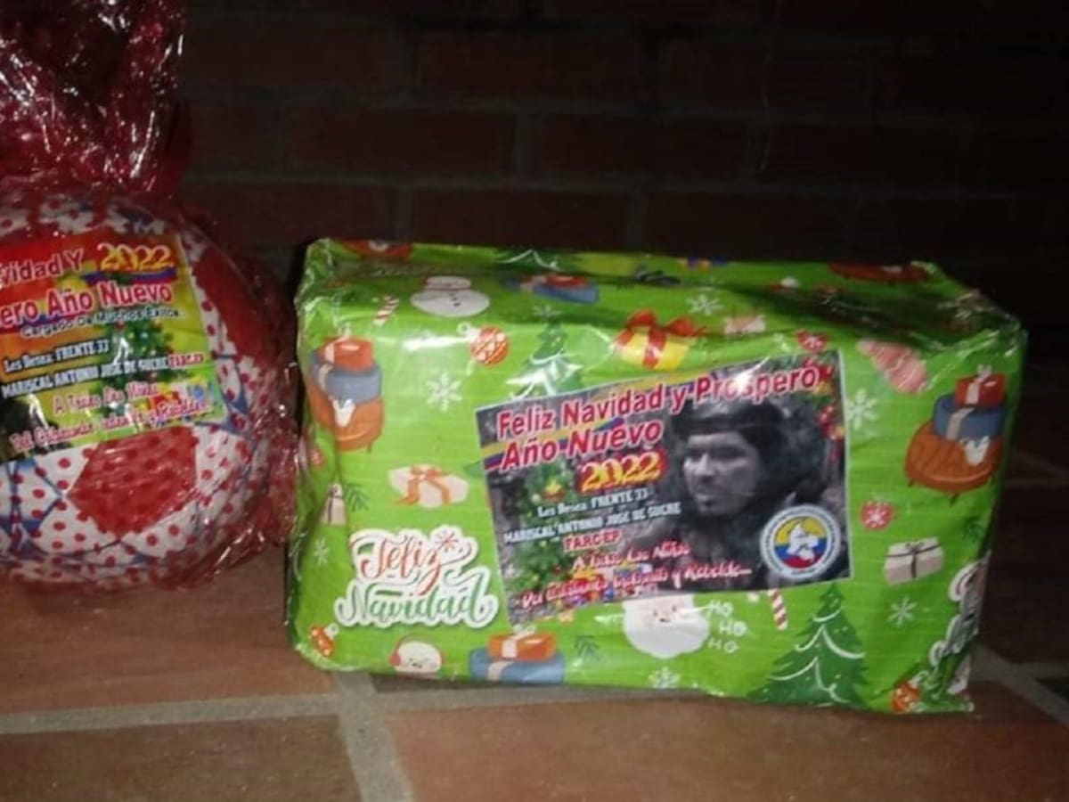 Grupo armado realizo entrega masiva de regalos