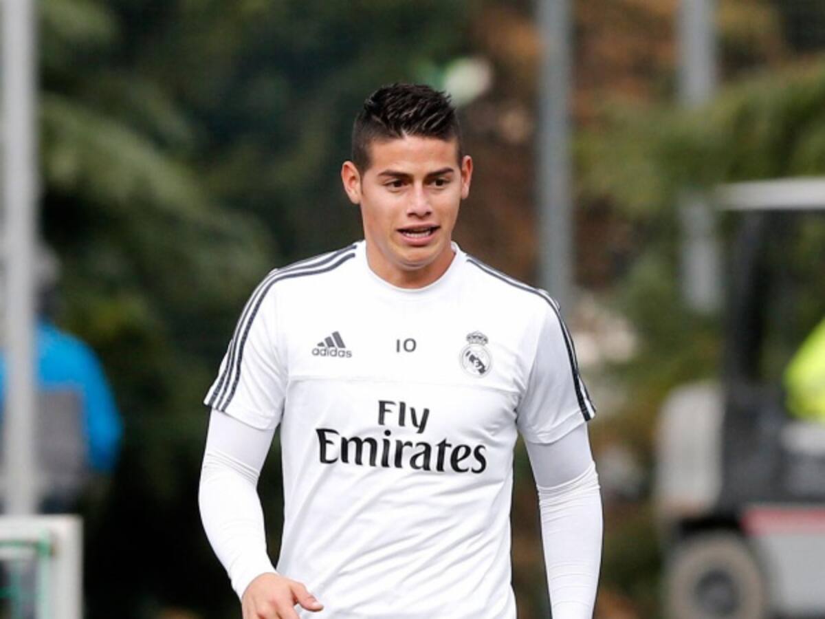 James vuelve a hacer fútbol y se pone a punto