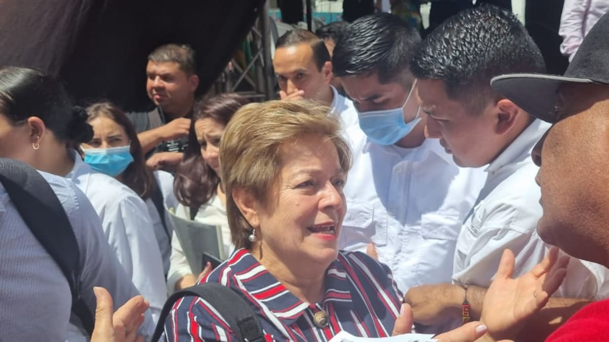Ministra del Trabajo habla del pago de hors extras