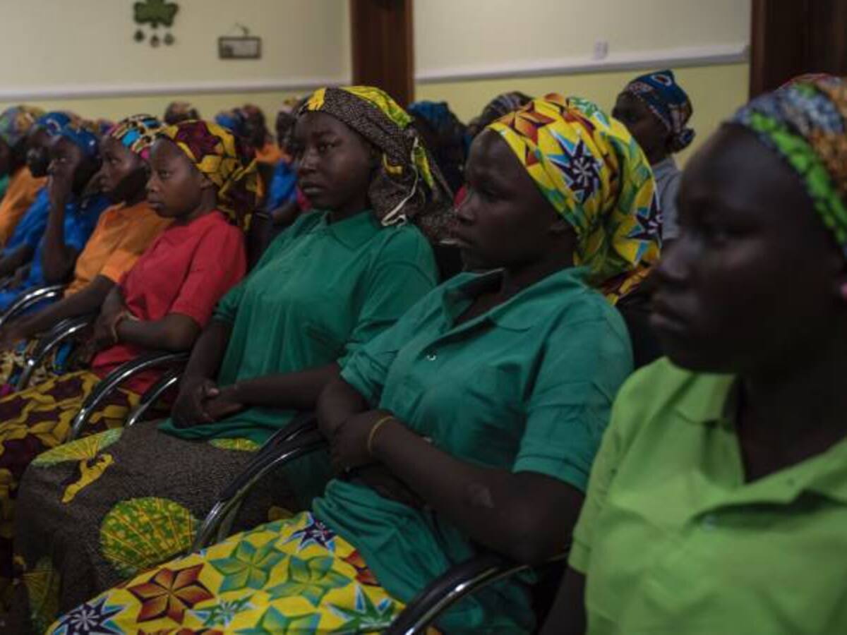 Nigeria confirma la liberación de 76 niñas raptadas por Boko Haram